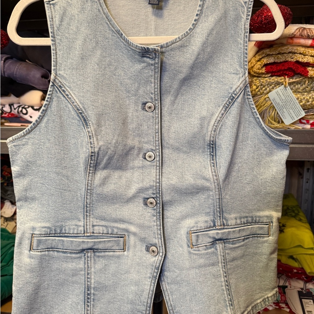 NWT American Eagle Outfitters Light Blue Denim Vest - Picture 3 of 5